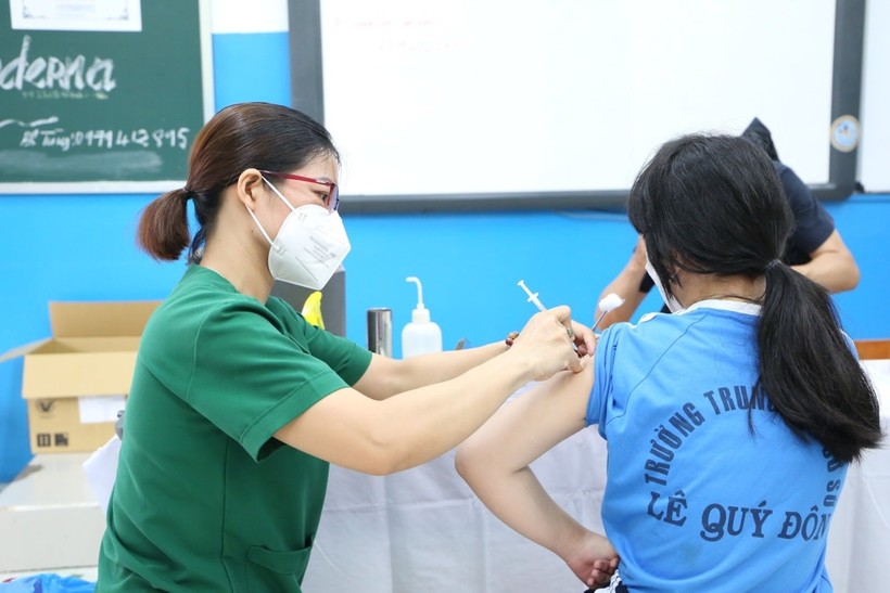 Chiến dịch tiêm vắc xin Covid-19 cho trẻ từ 5 đến dưới 12 tuổi ở Thành phố Hồ Chí Minh. Ảnh: HCDC.