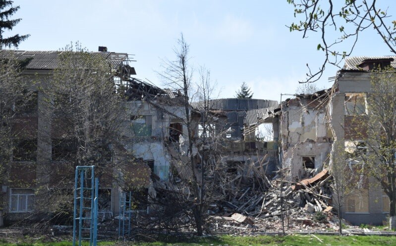 Những tòa nhà ở Kupyansk, tỉnh Kharkov, miền đồng Ukraine bị phá hủy trong một cuộc giao tranh giữa Nga và Ukraine