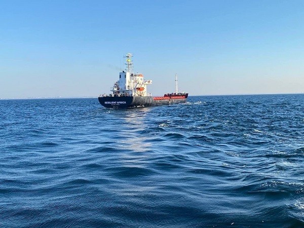 Tàu chở hàng “Resilient Africa” rời cảng Chornomorsk của Ukraine ở Biển Đen, ngày 19/9/2023