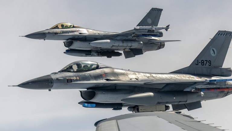 Các máy bay chiến đấu F-16 của quân đội Hà Lan