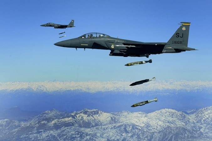 Mỹ dùng chiến đấu cơ F-15 dội bom một cơ sở của IRGC ở Syria, ngày 8/11/2023