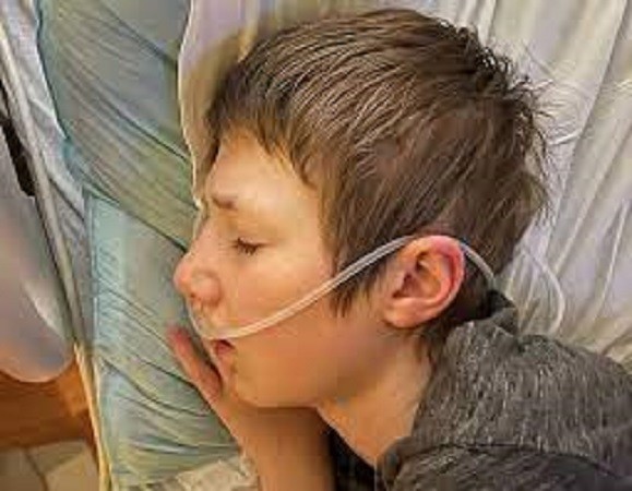 William đã được đưa đến bệnh viện hôm 28/11 sau khi cậu bé có triệu chứng khó thở