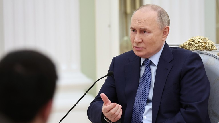 Tổng thống Nga Vladimir Putin gặp gỡ những người chiến thắng trong cuộc thi "Các nhà lãnh đạo Nga" tại Điện Kremlin, ngày 12/3/2024