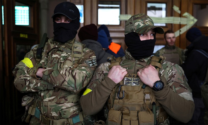 Lính đánh thuê nước ngoài ở Ukraine