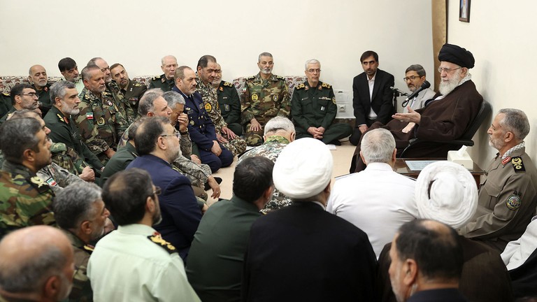 Lãnh tụ tối cao Iran Ayatollah Khamenei họp với các chỉ huy lực lượng vũ trang tại thủ đô Tehran, ngày 21/4/2024