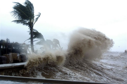 Bộ GD&ĐT gửi công điện chỉ đạo đảm bảo an toàn khu vực chấm thi trước cơn bão Mun