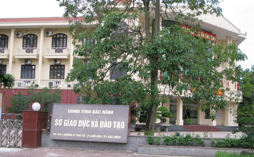 Bắc Ninh: Hỗ trợ 375 triệu đồng cho giáo viên, học sinh khó khăn