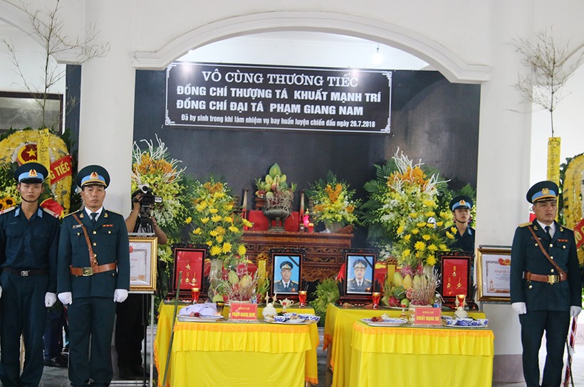 Lễ viếng và truy điệu 2 liệt sỹ Thượng tá Khuất Mạnh Trí và Đại tá Phạm Giang Nam