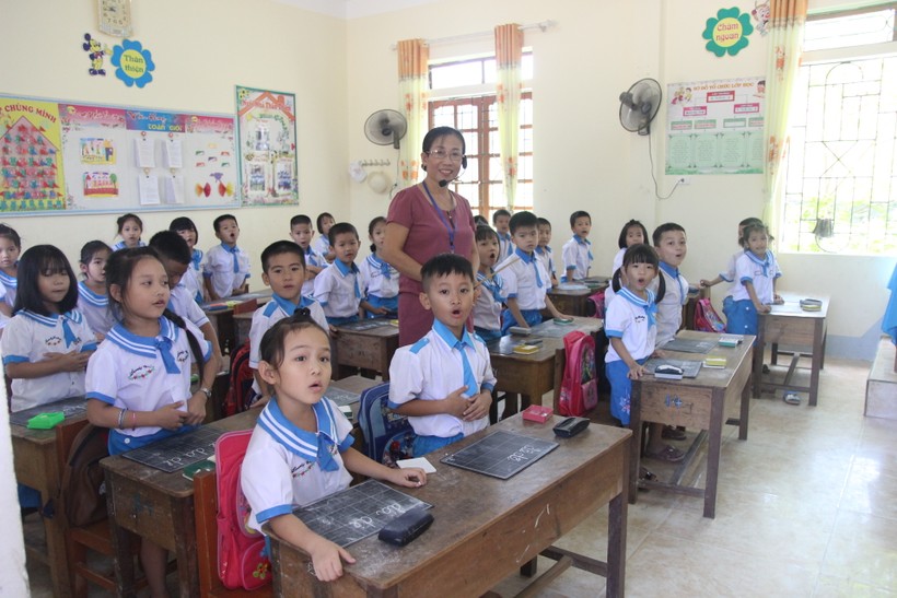 Nhiều trường tiểu học tại Nghệ An gặp khó khăn trong triển khai dạy học 2 buổi/ngày
