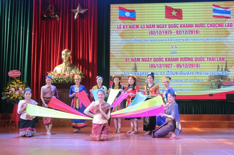 Trường Đại học Vinh kỷ niệm Quốc khánh 2 nước Lào và Thái Lan