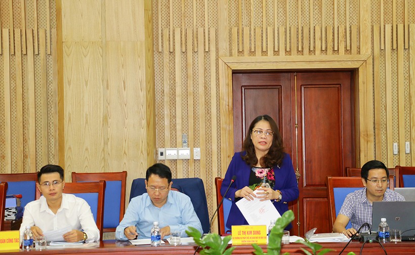 Bà Lê Thị Kim Dung - Vụ trưởng Vụ Pháp chế, Bộ GD&ĐT cùng đoàn công tác làm việc với UBND tỉnh Nghệ An