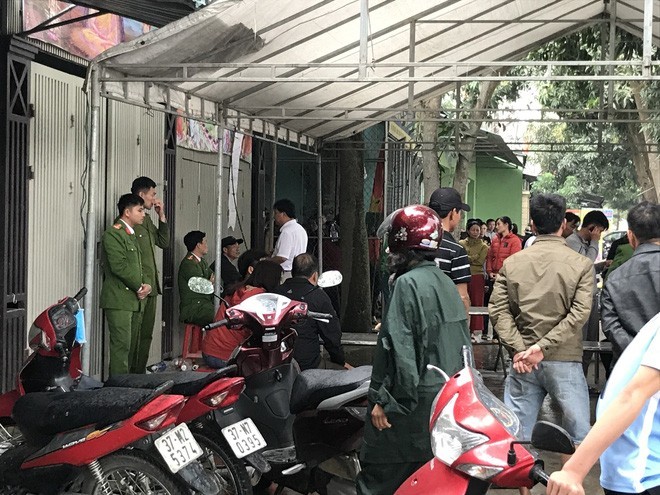 Lực lượng công an có mặt tại nhà đối tượng Trương Mạnh Tuấn