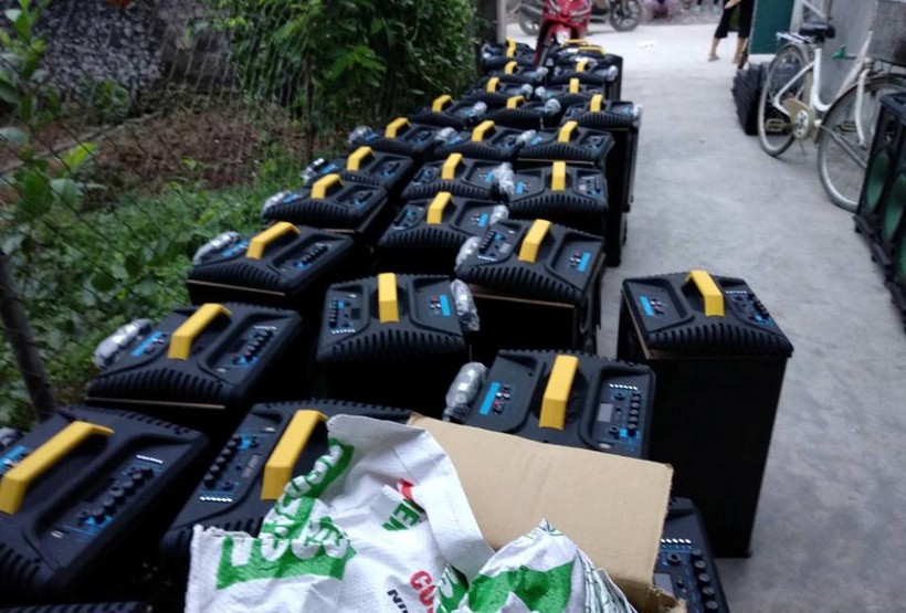 Số loa thùng dùng để chứa ma túy được phát hiện tại kho hàng ở xã Quỳnh Hồng, Quỳnh Lưu, Nghệ An.