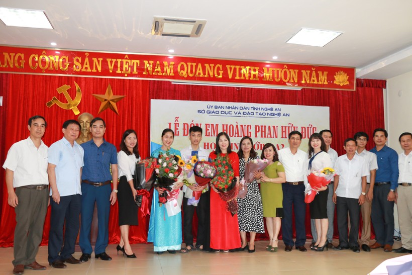 Nghệ An: Vinh danh học sinh giành Huy chương Bạc Olympic Tin học châu Á