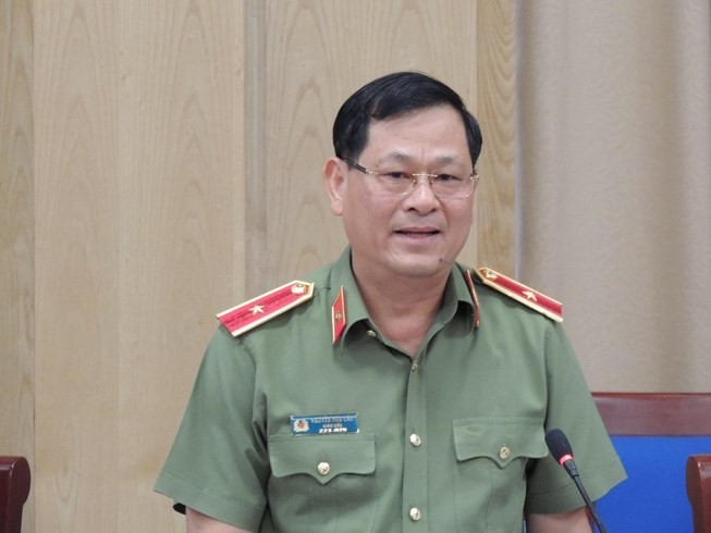Thiếu tướng Nguyễn Hữu Cầu - Giám đốc Công an tỉnh Nghệ An thông tin về vụ việc. Ảnh: VOV
