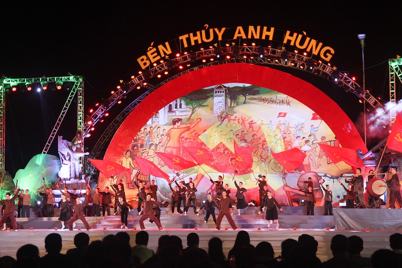 Chương trình nghệ thuật "Bến Thủy anh hùng" được tổ chức vào tối 8/9 tại Nghệ An