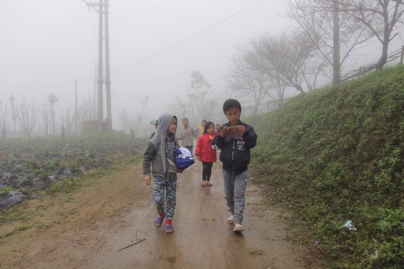 Những ngày qua, nhiều vùng tại Nghệ an rét đậm kèm sương mù