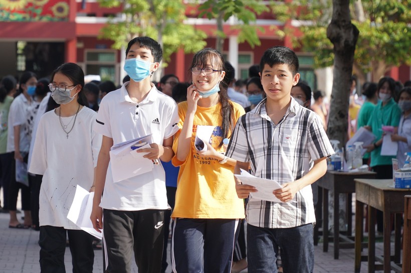 Thí sinh Nghệ An tham dự kỳ thi tuyển sinh vào lớp 10 THPT năm học 2021 - 2022
