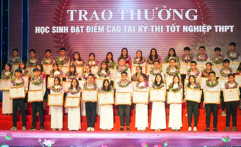 Nghệ An không tổ chức Lễ tuyên dương học sinh xuất sắc năm học 2020 -2021