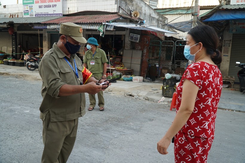 Thành phố Vinh, Nghệ An tạm dừng dùng thẻ đi chợ của người dân