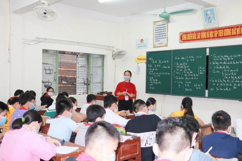 Các trường học tại huyện Thanh Chương, Nghệ An trở lại dạy học trực tiếp trên cơ sở thực hiện 5K phòng dịch.
