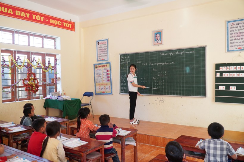 Giờ học tại Trường Tiểu học Hữu Khuông, huyện Tương Dương, Nghệ An.