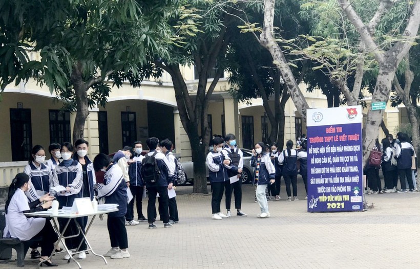 Thí sinh Nghệ An dự thi chọn học sinh giỏi tỉnh năm học 2021-2022.