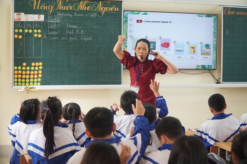 Dạy học theo chương trình mới tại Trường Tiểu học Nghi Kim (TP Vinh, Nghệ An). Ảnh: Hồ Lài.