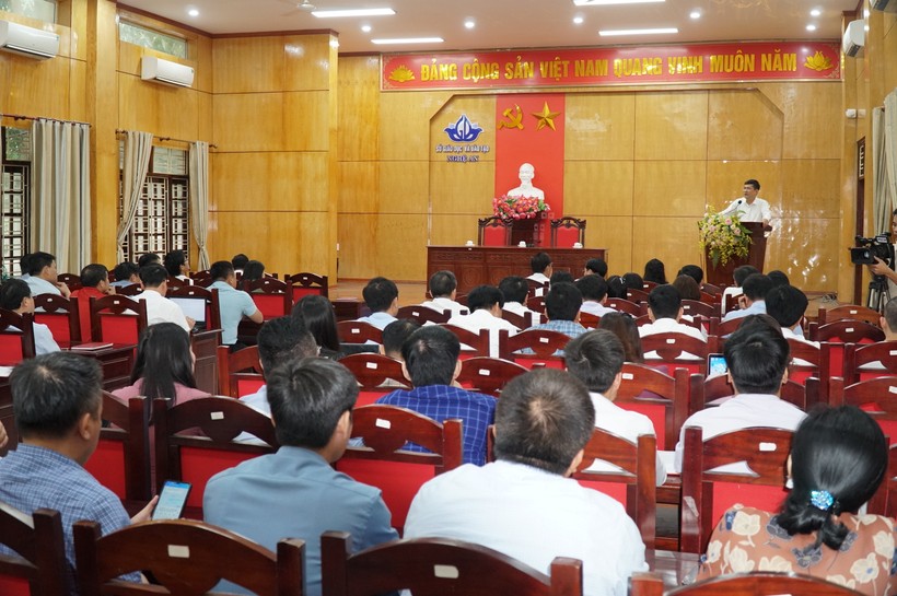 Sở GD&ĐT Nghệ An tổ chức hội nghị công tác an ninh trường học năm học 2022 – 2023. Ảnh: Hồ Lài.