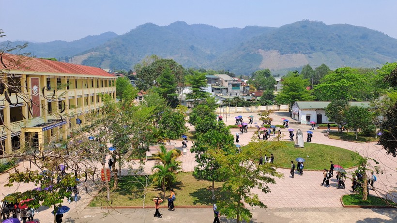 Trường THPT Quế Phong, huyện Quế Phong, Nghệ An có hơn 1.700 học sinh, đa số là con em đồng bào dân tộc thiểu số có hoàn cảnh khó khăn. Ảnh: NTCC.