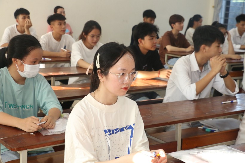 Thí sinh Nghệ An tham dự Kỳ thi tốt nghiệp THPT năm 2023. Ảnh: Hồ Lài
