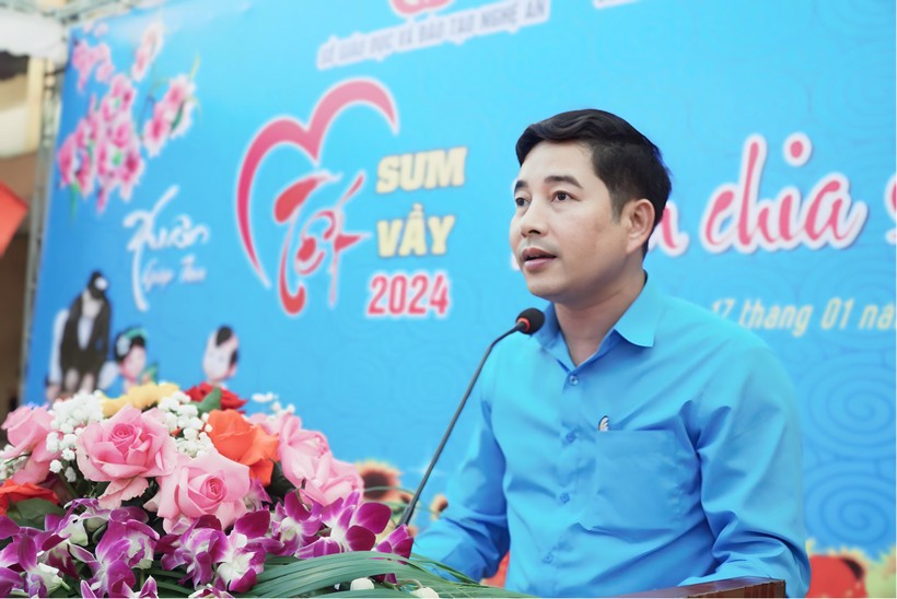 Ông Đặng Văn Hải - Chủ tịch Công đoàn Giáo dục tỉnh Nghệ An phát biểu tại chương trình. Ảnh: Hồ Lài