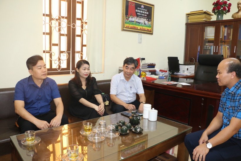 Cán bộ Phòng GD&ĐT huyện Diễn Châu (Nghệ An) chia sẻ về vấn đề viên chức biệt phái. Ảnh: Hồ Lài