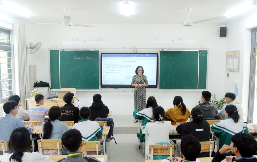 Với tâm huyết và tài năng của mình, cô Trương Thị Lan được biểu dương là giáo viên tiêu biểu toàn quốc năm 2023. Ảnh: Hồ Lài