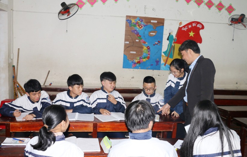 Việc nuôi dưỡng đam mê, truyền cảm hứng học tập cho học sinh được các thầy cô Trường THCS Lý Nhật Quang chú trọng. Ảnh: Hồ Lài
