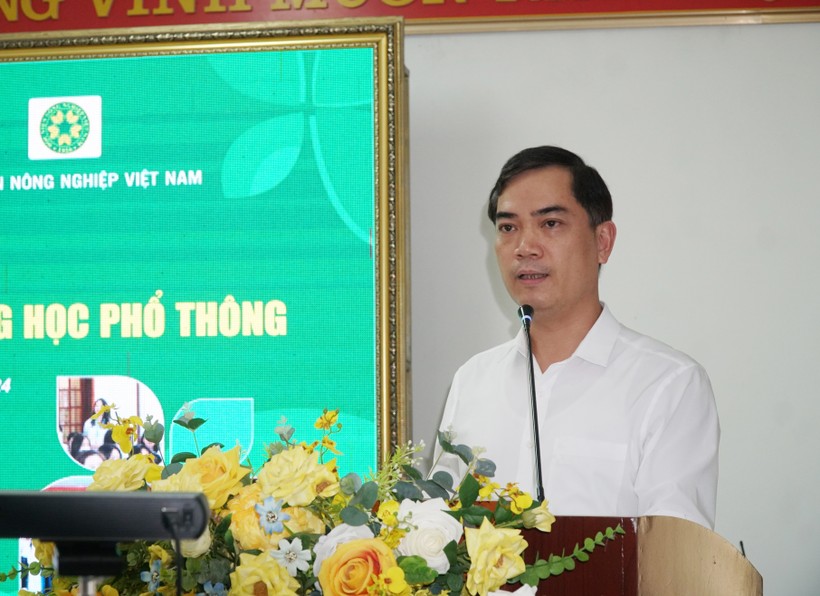 Ông Nguyễn Văn Khoa – Phó Giám đốc Sở GD&ĐT Nghệ An phát biểu tại hội thảo. Ảnh: Hồ Lài