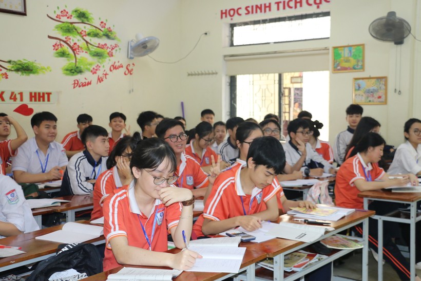 Giờ học của học sinh Trường THCS Hà Huy Tập, TP Vinh, Nghệ An. Ảnh: Hồ Lài