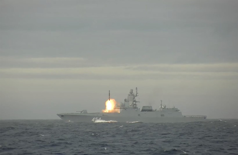 Chiến hạm Đô đốc Gorshkov phóng tên lửa Zircon.