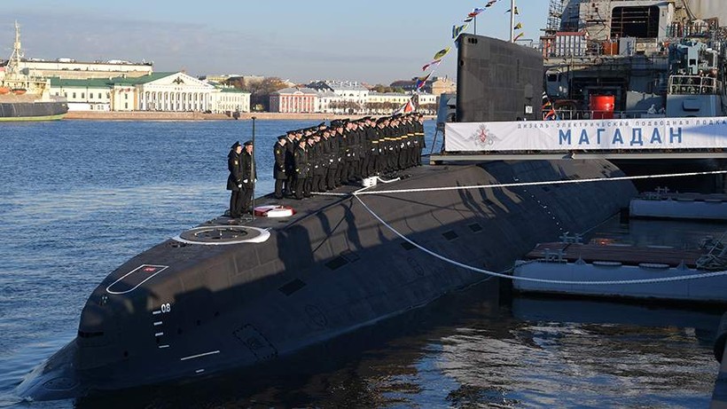 Tàu ngầm 636.3 lớp Varshavyanka của Hải quân Nga.