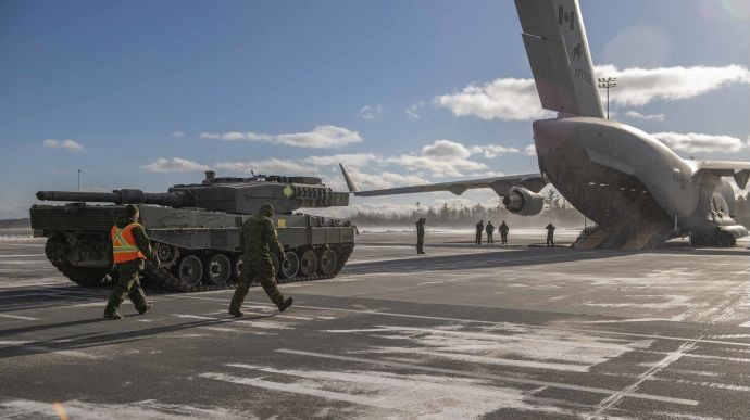 Canada chuyển Leopard 2 cho Ukraine hồi tháng 3/2023.