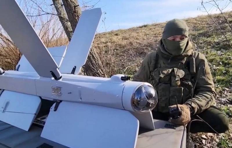 UAV cảm tử Lancet của Nga.
