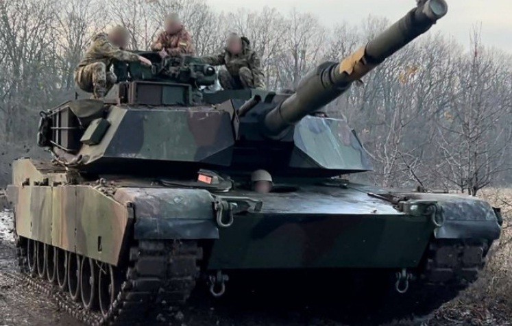 Hình ảnh hiếm về xe tăng Abrams tại Ukraine được công bố.