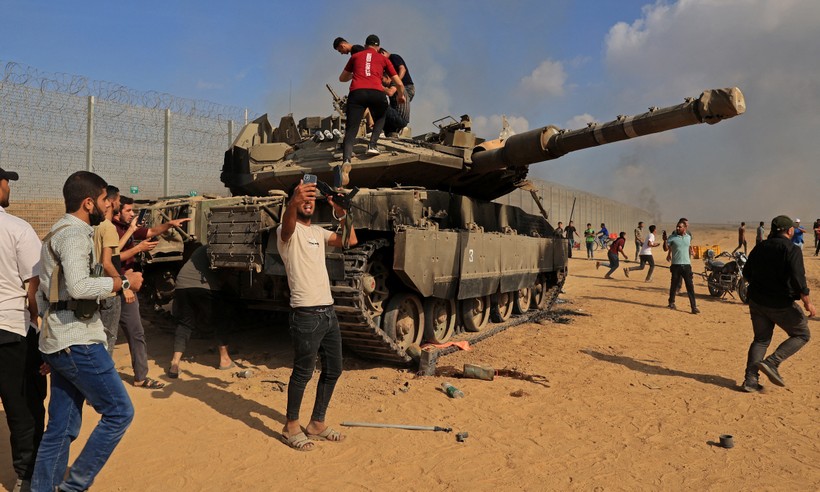 Xe tăng chủ lực Merkava với hệ thống Trophy của IDF bị loại khỏi vòng chiến đấu ở Gaza.
