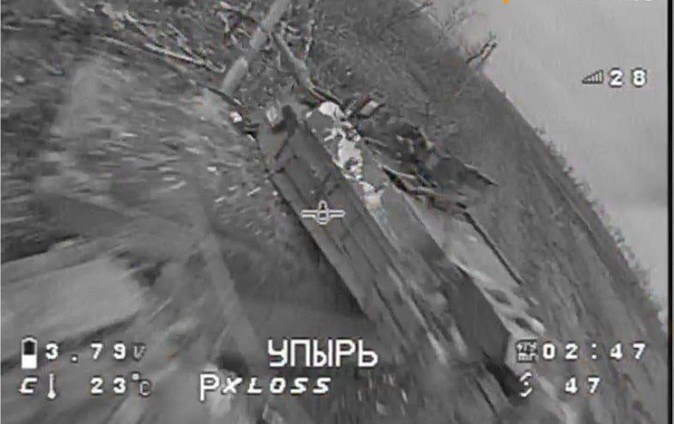 Hình ảnh chiếc Abrams thứ 2 của Ukraine bị phá hủy gần Avdeyevka.