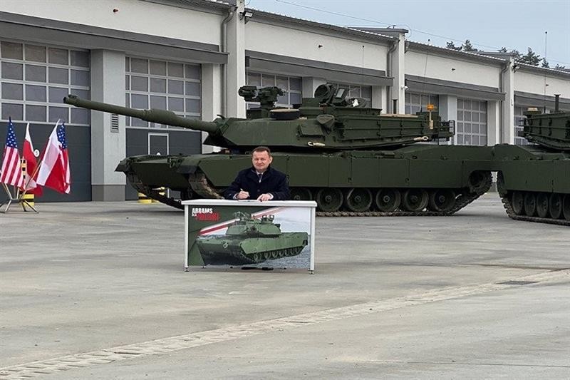 Mỹ đã bán được hàng trăm chiếc Abrams cho Ba Lan nhờ căng thẳng giữa NATO với Nga.