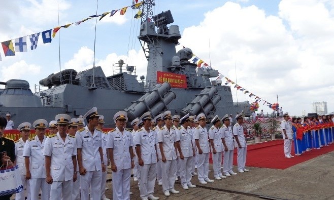 Cận cảnh cặp tàu chiến mang tên lửa và các loại pháo Việt Nam
