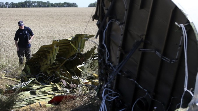 Tìm thấy thêm thi thể nhiều hành khách nơi MH17 rơi
