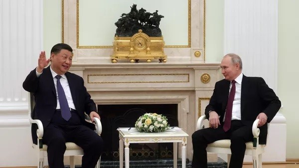 Tổng thống Nga Vladimir Putin tiếp đón Chủ tịch Trung Quốc Tập Cận Bình. 