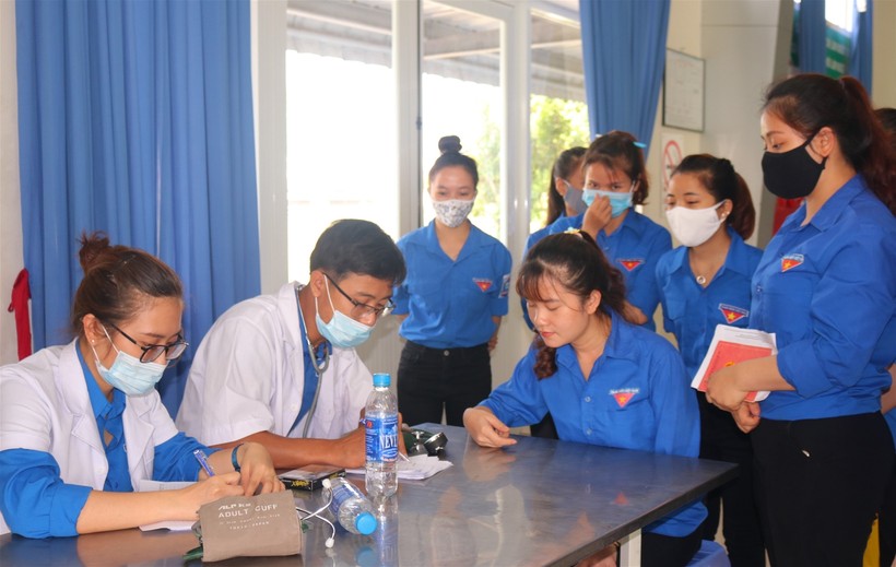 Quảng Bình: Tư vấn cho học sinh, sinh viên kiến thức phòng chống dịch Covid-19