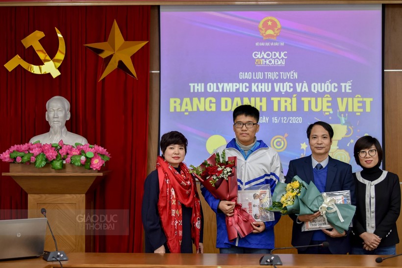Giao lưu trực tuyến “Thi Olympic khu vực và quốc tế: Rạng danh trí tuệ Việt”